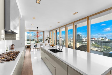 Condo in Miami Beach, Florida, 4 bedrooms  № 1397001 - photo 13