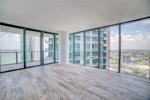 Condo in Miami, Florida, 4 bedrooms  № 1397050 - photo 2