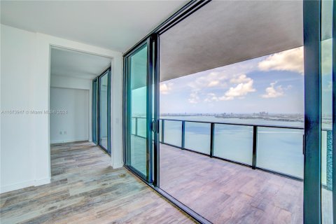 Condo in Miami, Florida, 4 bedrooms  № 1397050 - photo 24