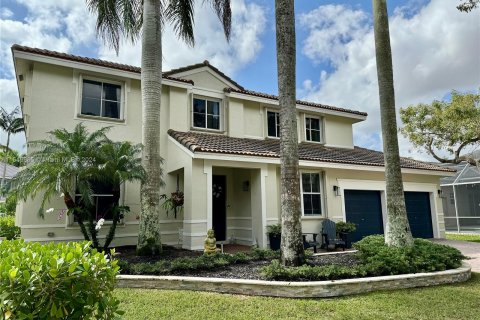 House in Weston, Florida 6 bedrooms, 367.99 sq.m. № 1050670 - photo 2