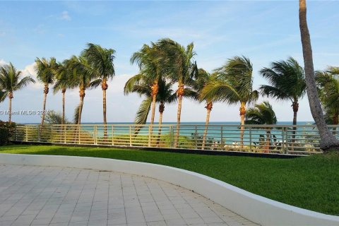 Condominio en venta en Miami Beach, Florida, 2 dormitorios, 95.69 m2 № 1226564 - foto 23