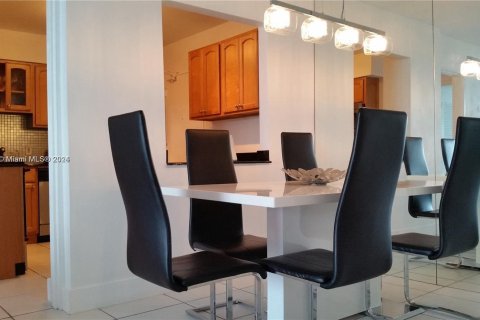 Condominio en venta en Miami Beach, Florida, 2 dormitorios, 95.69 m2 № 1226564 - foto 3