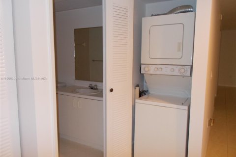 Condominio en venta en Pembroke Pines, Florida, 2 dormitorios, 126.72 m2 № 1226567 - foto 20