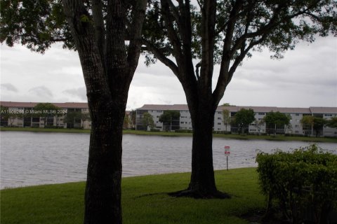 Condominio en venta en Pembroke Pines, Florida, 2 dormitorios, 126.72 m2 № 1226567 - foto 9