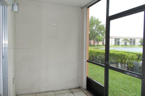 Condominio en venta en Pembroke Pines, Florida, 2 dormitorios, 126.72 m2 № 1226567 - foto 28