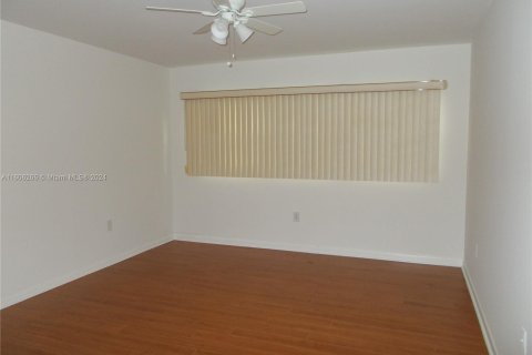 Condominio en venta en Pembroke Pines, Florida, 2 dormitorios, 126.72 m2 № 1226567 - foto 23