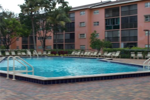 Condominio en venta en Pembroke Pines, Florida, 2 dormitorios, 126.72 m2 № 1226567 - foto 11