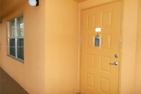 Condominio en venta en Pembroke Pines, Florida, 2 dormitorios, 126.72 m2 № 1226567 - foto 4