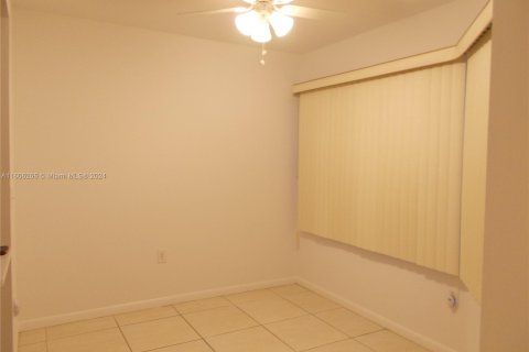 Condominio en venta en Pembroke Pines, Florida, 2 dormitorios, 126.72 m2 № 1226567 - foto 13