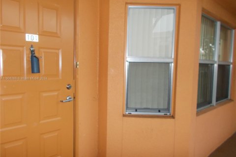 Condominio en venta en Pembroke Pines, Florida, 2 dormitorios, 126.72 m2 № 1226567 - foto 5