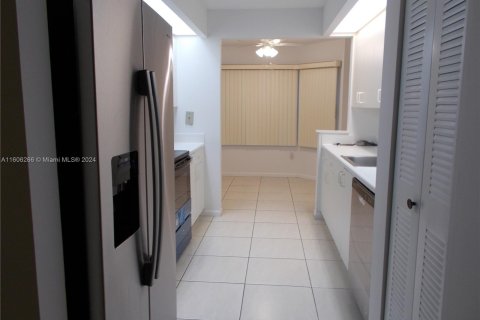 Condominio en venta en Pembroke Pines, Florida, 2 dormitorios, 126.72 m2 № 1226567 - foto 15