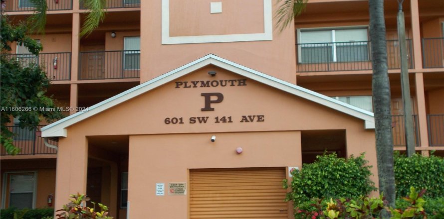 Condominio en Pembroke Pines, Florida, 2 dormitorios  № 1226567