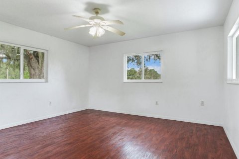 House in Plant City, Florida 2 bedrooms, 140.47 sq.m. № 1376087 - photo 17