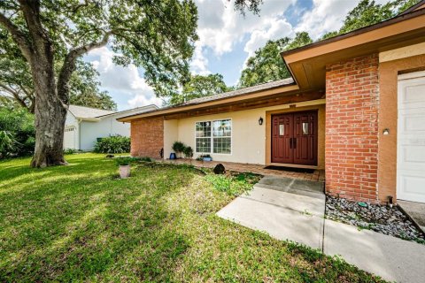 House in Palm Harbor, Florida 3 bedrooms, 176.51 sq.m. № 1376081 - photo 17