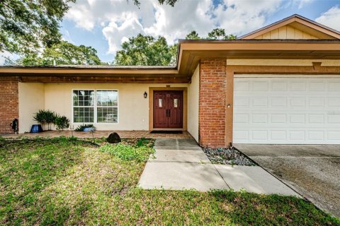 House in Palm Harbor, Florida 3 bedrooms, 176.51 sq.m. № 1376081 - photo 14