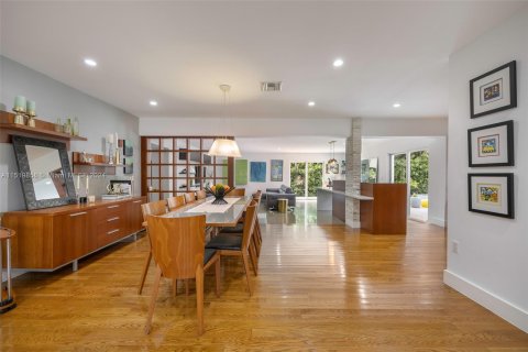 Casa en venta en Coral Gables, Florida, 5 dormitorios, 298.87 m2 № 1017499 - foto 11