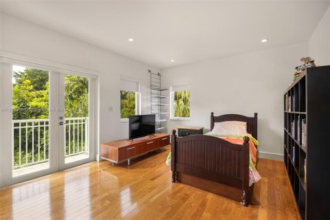 Casa en venta en Coral Gables, Florida, 5 dormitorios, 298.87 m2 № 1017499 - foto 23