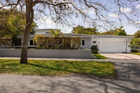 Casa en venta en Coral Gables, Florida, 5 dormitorios, 298.87 m2 № 1017499 - foto 2