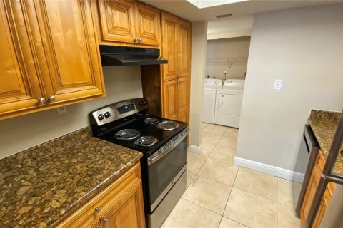 Condominio en alquiler en Orlando, Florida, 2 dormitorios, 90.67 m2 № 1370121 - foto 5