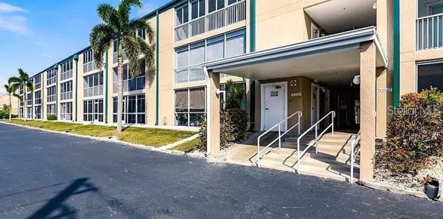 Condominio en Punta Gorda, Florida, 2 dormitorios  № 1370120