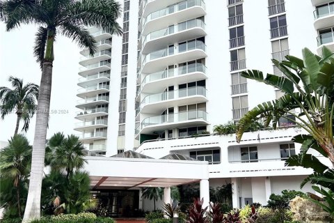 Condominio en alquiler en Aventura, Florida, 2 dormitorios, 141.4 m2 № 1396827 - foto 30