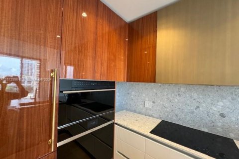 Condominio en alquiler en Miami, Florida, 2 dormitorios, 90.67 m2 № 1396828 - foto 4