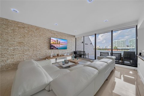 Condo in Sunny Isles Beach, Florida, 3 bedrooms  № 1331715 - photo 12