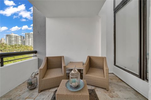 Condo in Sunny Isles Beach, Florida, 3 bedrooms  № 1331715 - photo 9