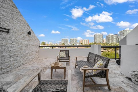 Condo in Sunny Isles Beach, Florida, 3 bedrooms  № 1331715 - photo 4