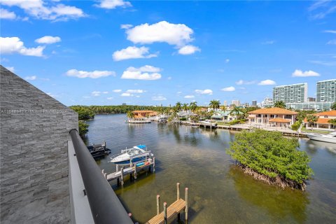 Condo in Sunny Isles Beach, Florida, 3 bedrooms  № 1331715 - photo 3