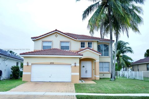 House in Miramar, Florida 4 bedrooms, 207.36 sq.m. № 1067507 - photo 1