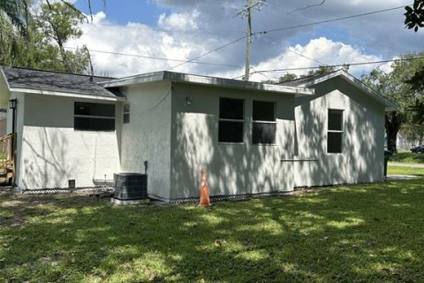 House in Tampa, Florida 2 bedrooms, 86.96 sq.m. № 1372927 - photo 6