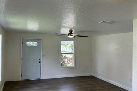 House in Tampa, Florida 2 bedrooms, 86.96 sq.m. № 1372927 - photo 10