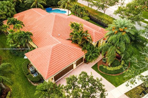 Villa ou maison à vendre à Weston, Floride: 5 chambres, 314.29 m2 № 1394918 - photo 1