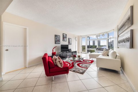 Condominio en venta en Aventura, Florida, 2 dormitorios, 116.13 m2 № 1394919 - foto 11