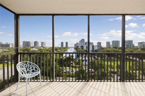 Condo in Aventura, Florida, 2 bedrooms  № 1394919 - photo 2