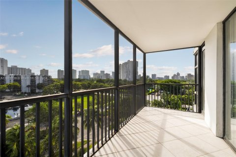 Condo in Aventura, Florida, 2 bedrooms  № 1394919 - photo 4