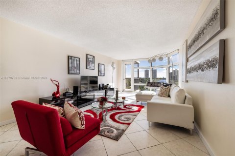 Condo in Aventura, Florida, 2 bedrooms  № 1394919 - photo 12