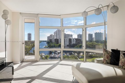 Condo in Aventura, Florida, 2 bedrooms  № 1394919 - photo 15