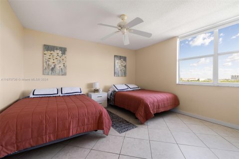 Condo in Aventura, Florida, 2 bedrooms  № 1394919 - photo 18