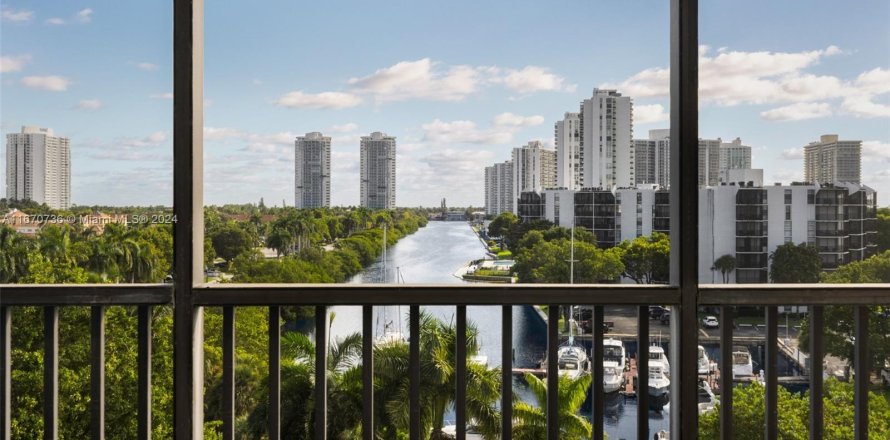 Condominio en Aventura, Florida, 2 dormitorios  № 1394919