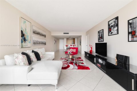 Condominio en venta en Aventura, Florida, 2 dormitorios, 116.13 m2 № 1394919 - foto 17