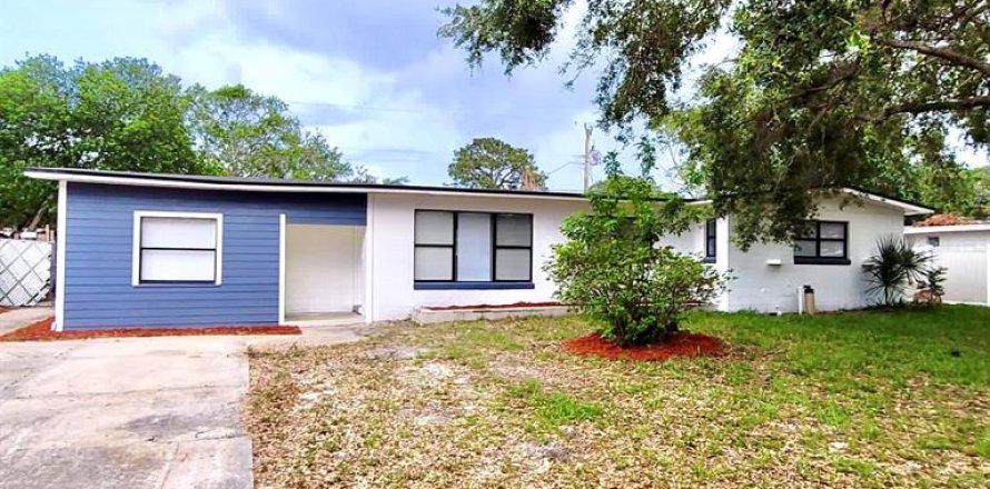 House in Cocoa, Florida 4 bedrooms, 153.1 sq.m. № 1386308