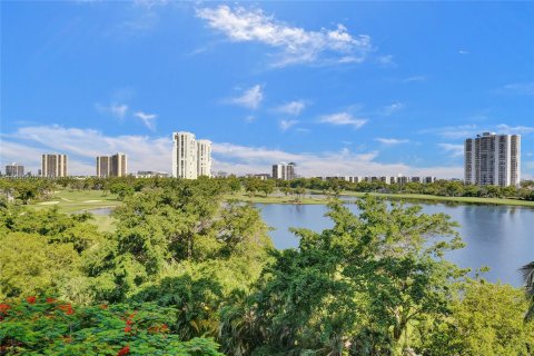 Condo in Aventura, Florida, 3 bedrooms  № 1239905 - photo 1