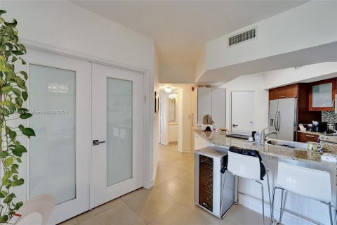 Copropriété à vendre à Aventura, Floride: 3 chambres, 146.79 m2 № 1239905 - photo 12