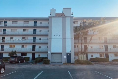 Condominio en venta en Miramar, Florida, 1 dormitorio, 65.03 m2 № 1239903 - foto 10