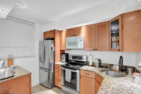 Condo in Lauderhill, Florida, 2 bedrooms  № 1160190 - photo 14