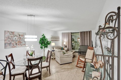 Copropriété à vendre à Lauderhill, Floride: 2 chambres, 102.19 m2 № 1160190 - photo 17