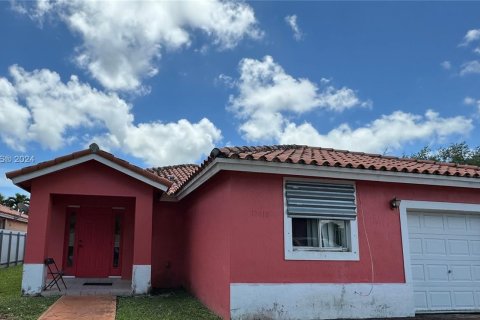 Casa en venta en Miami, Florida, 4 dormitorios, 169.73 m2 № 1160234 - foto 2