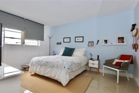 Condo in Aventura, Florida, 2 bedrooms  № 1327633 - photo 23